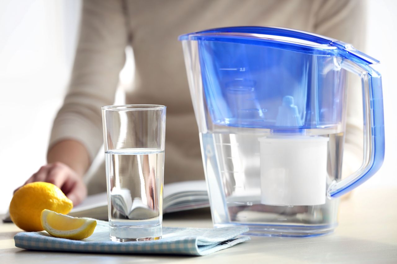 Jak łatwymi sposobami odkamienić wodę we własnym domu?