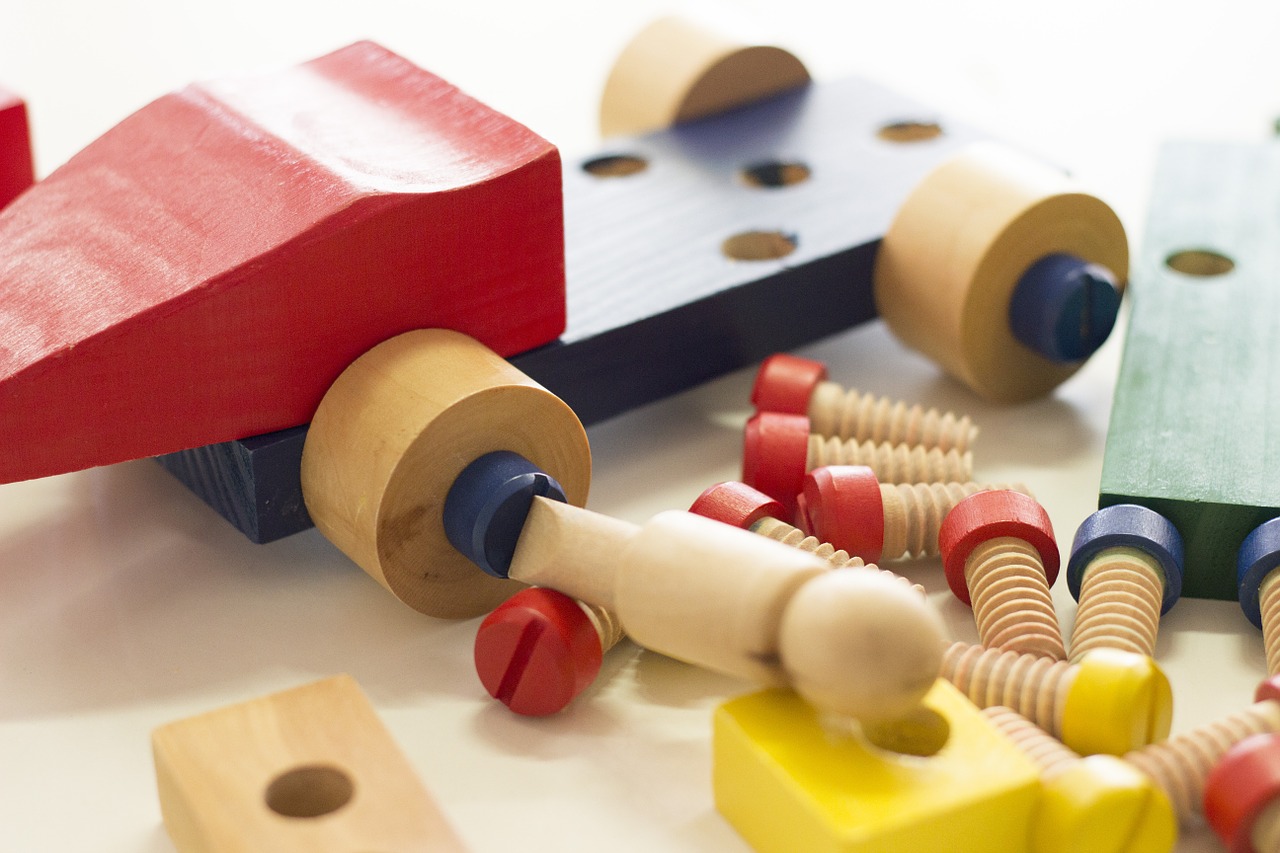 Drewniane zabawki – idealny pomysł na prezent