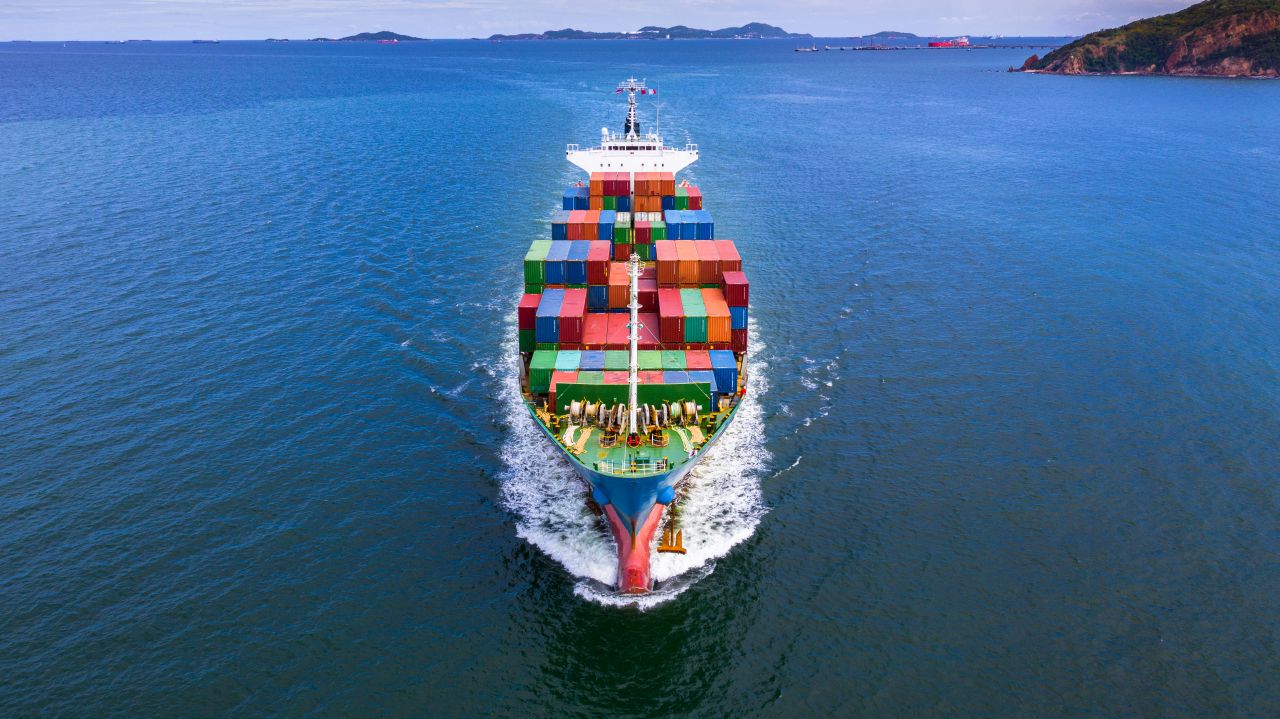 Spedycja morska – jak zabezpieczyć swoje kontenery przed kradzieżą?