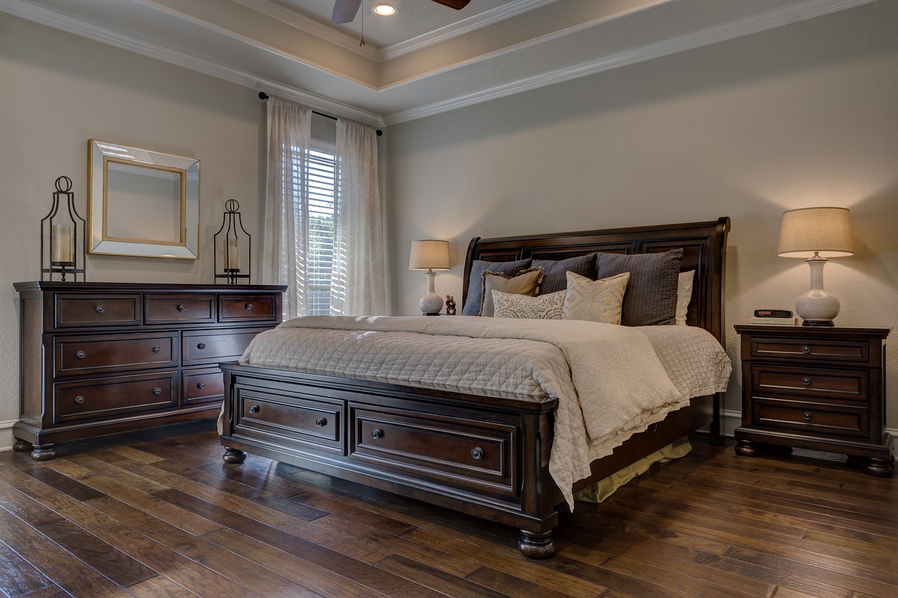 Czy drewniane łóżko do sypialni to dobry pomysł?