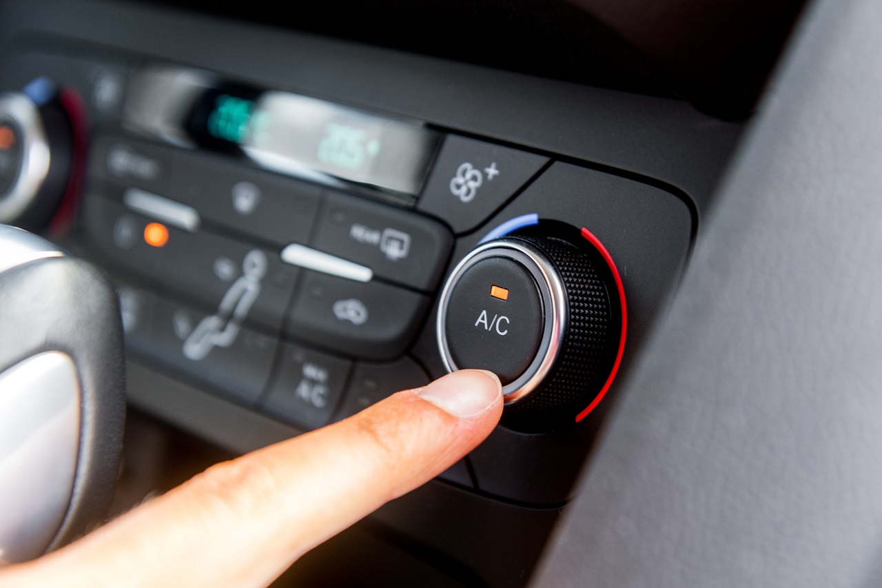 Z czego składa się kompresor klimatyzacji w twoim samochodzie?